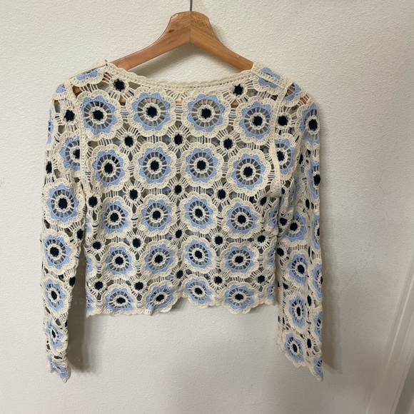 Boho Crochet Floral Lace Long-Sleeve Top - Picture 2 of 2